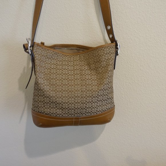 COACH HANDBAG - Picture 8 of 9